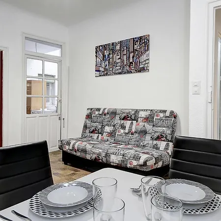 Apartment And Arab Baths