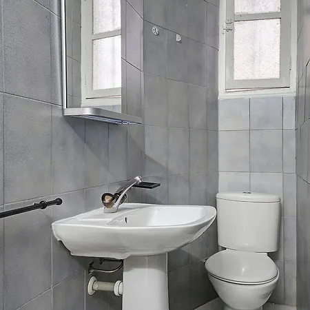 And Arab Baths Apartment *